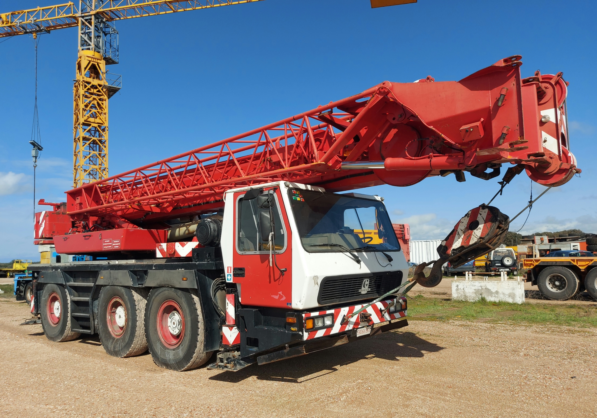 Grua GROVE GMK3050