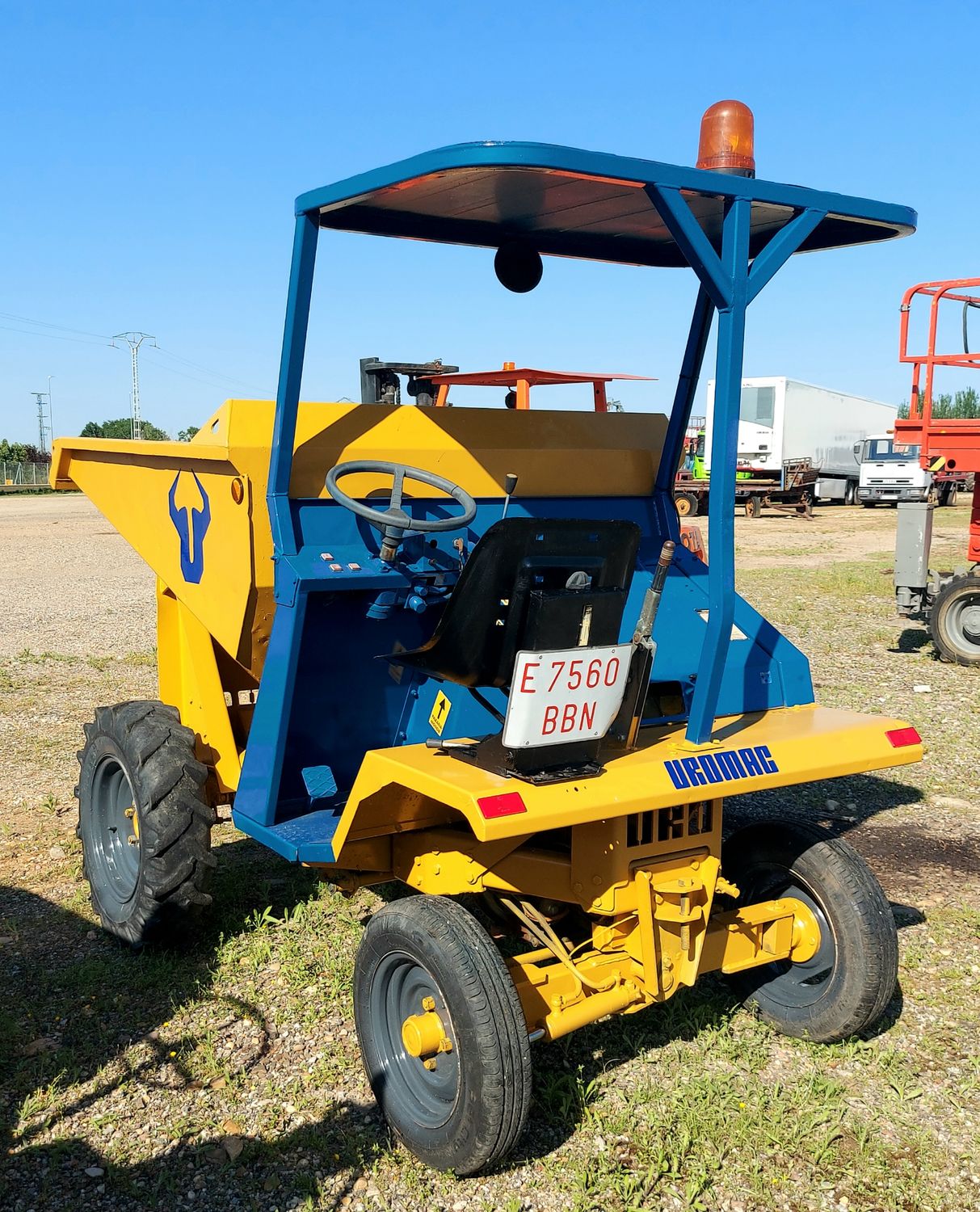 Dumper descarga alta UROMAC 1500Kg