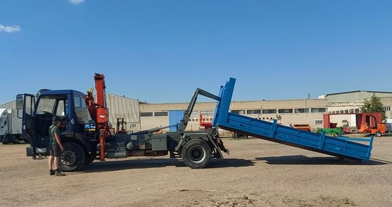 Camion grua basculante gancho multilift MERCEDES BENZ 1820