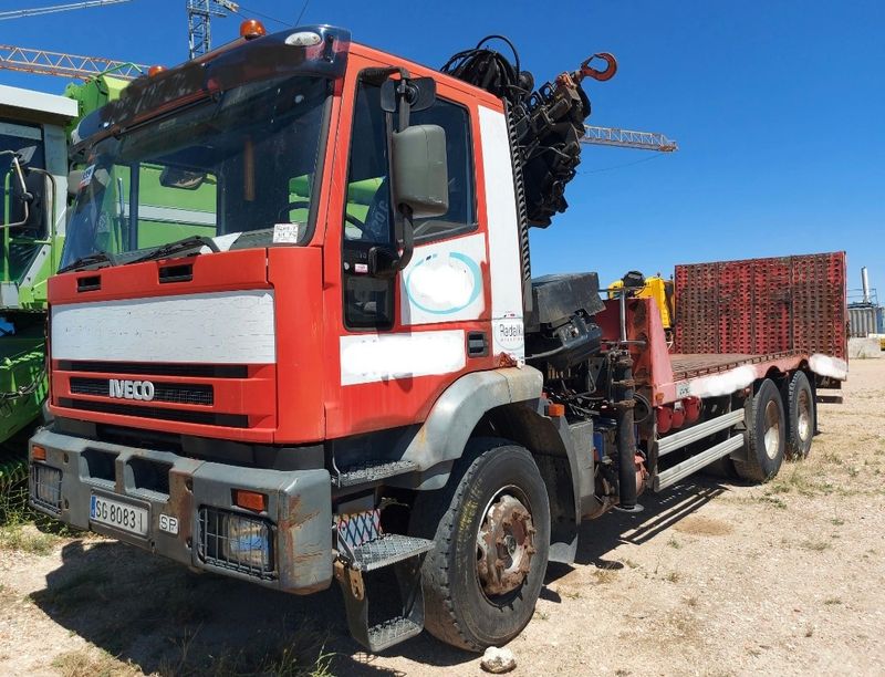 Camion grua portamaquinaria 3 ejes IVECO