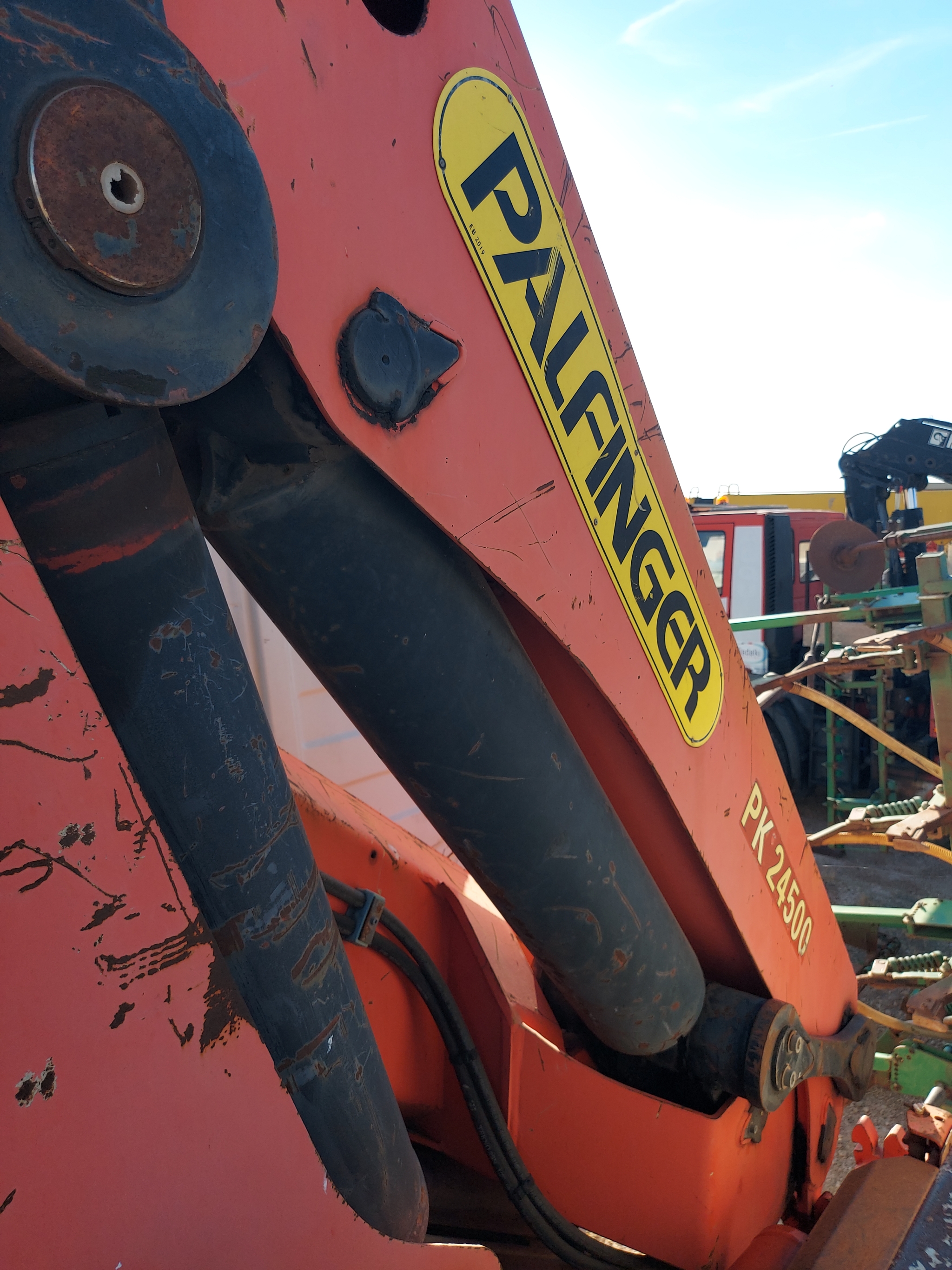 Grua PALFINGER PK24500A con radiomando