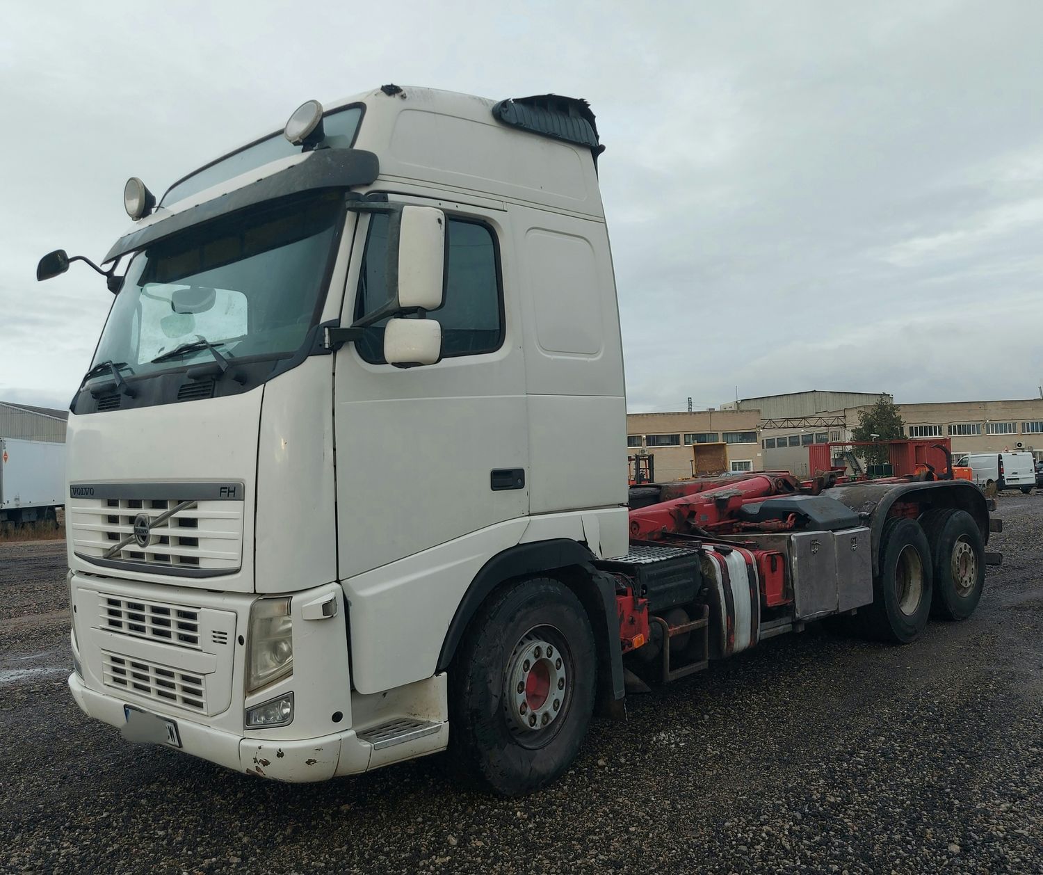 Camion gancho multilift 3 ejes VOLVO Camion gancho multilift 3 ejes VOLVO