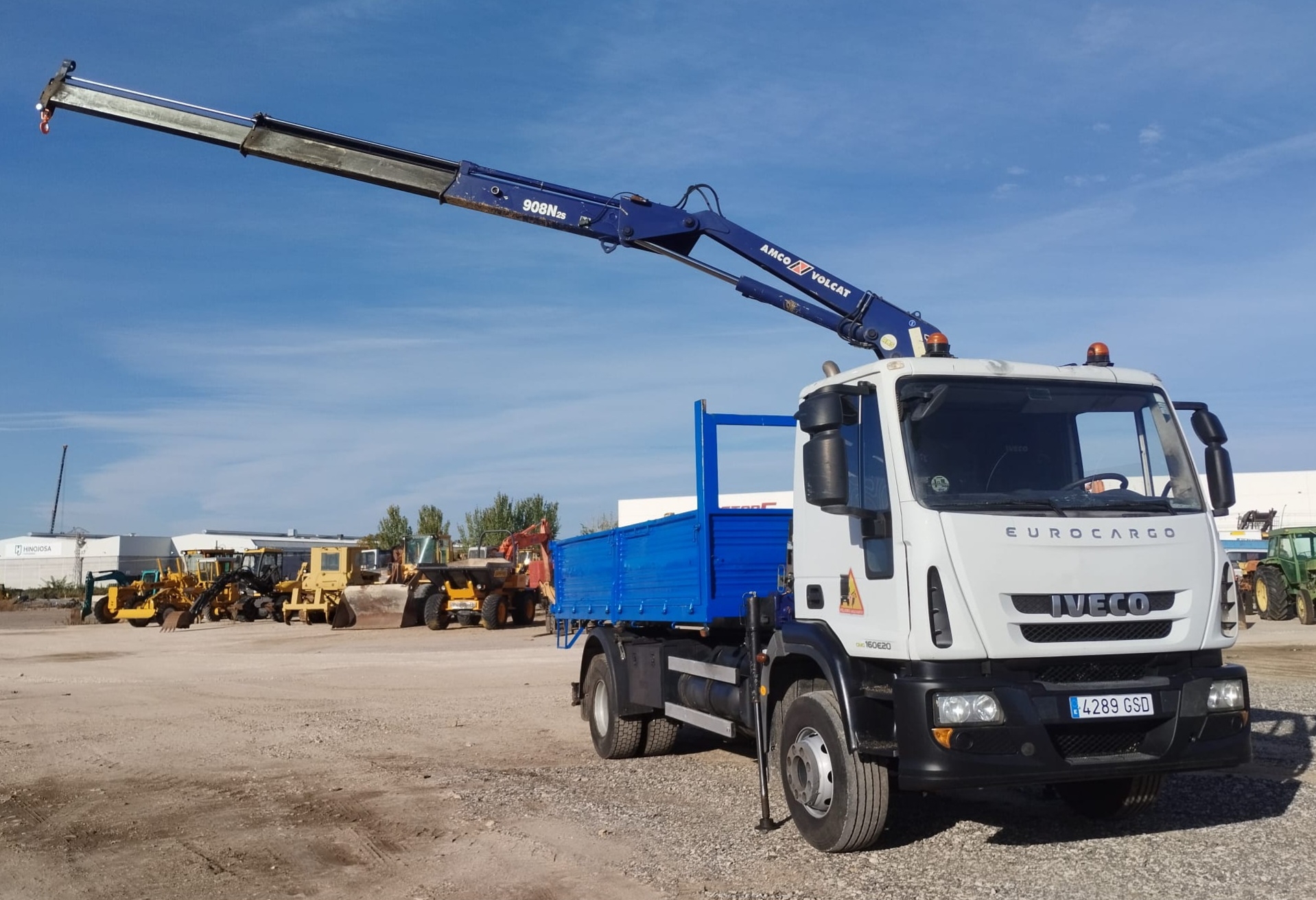 Camion grua basculante con etiqueta ambiental IVECO ML160E20 GNC