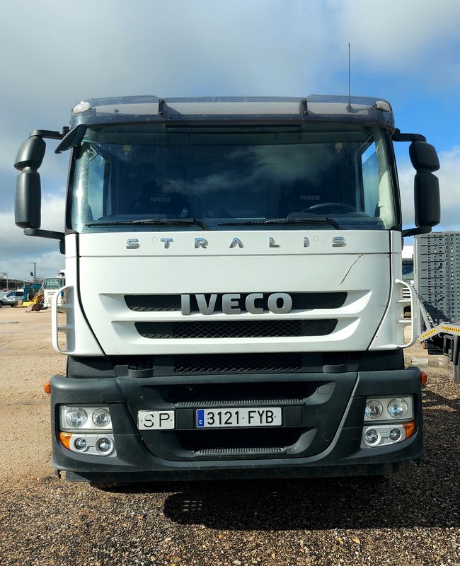 Camion portacontenedores 3 ejes Gancho Multilift IVECO STRALIS 310