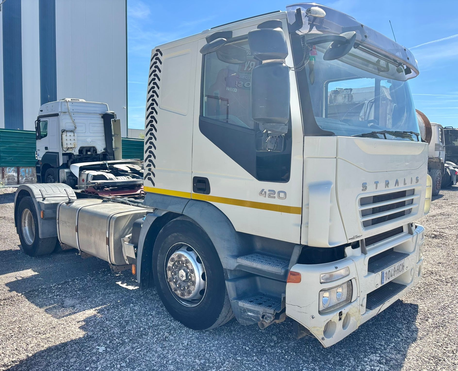 Tractora IVECO Stralis 420 portavehiculos