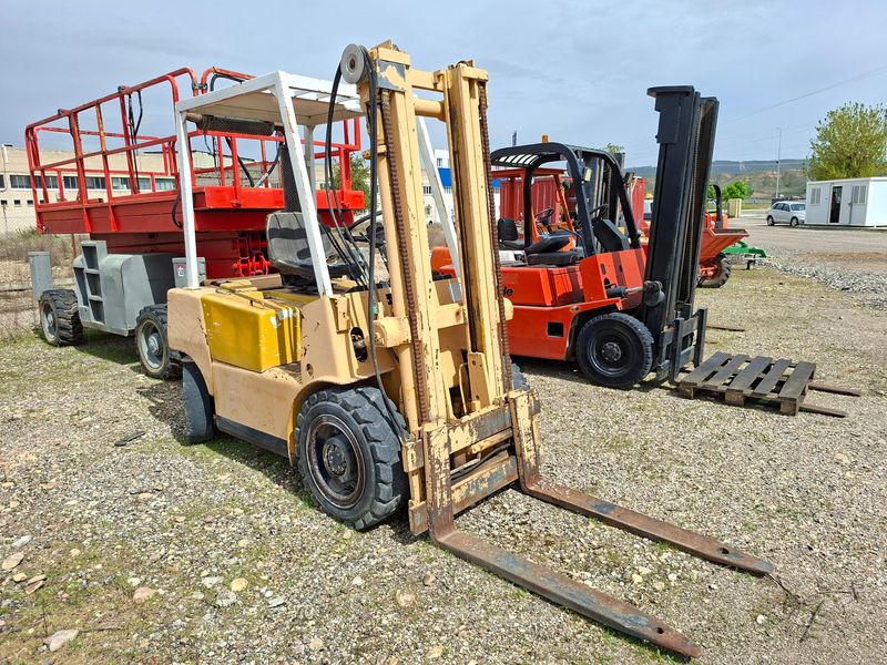 Carretilla elevadora TECNOCAR  2500 Kg