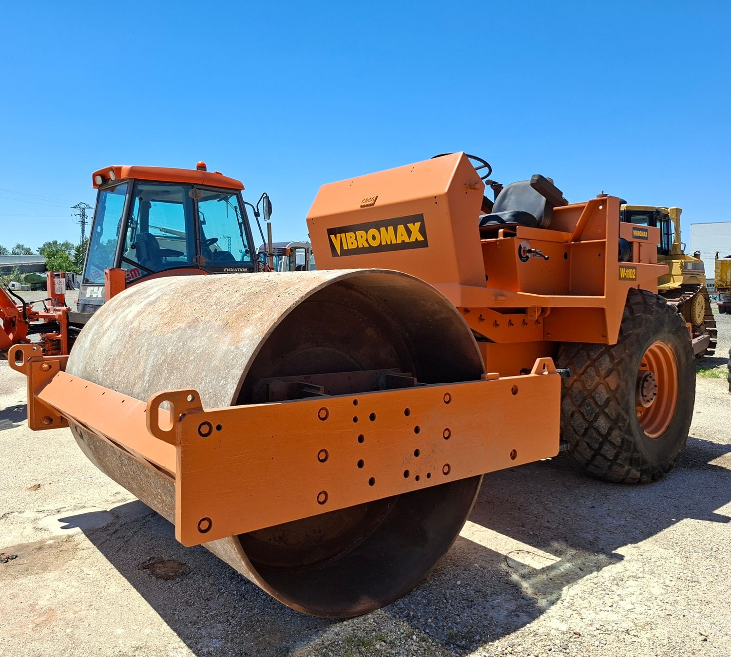 Rodillo compactador CASE VIBROMAX W1102