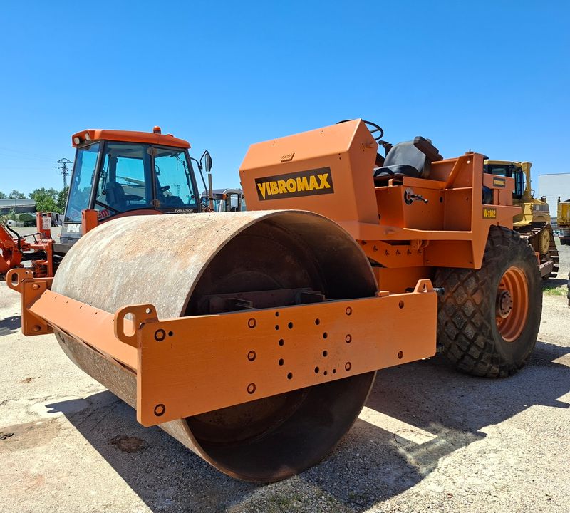 Rodillo compactador CASE VIBROMAX W1102