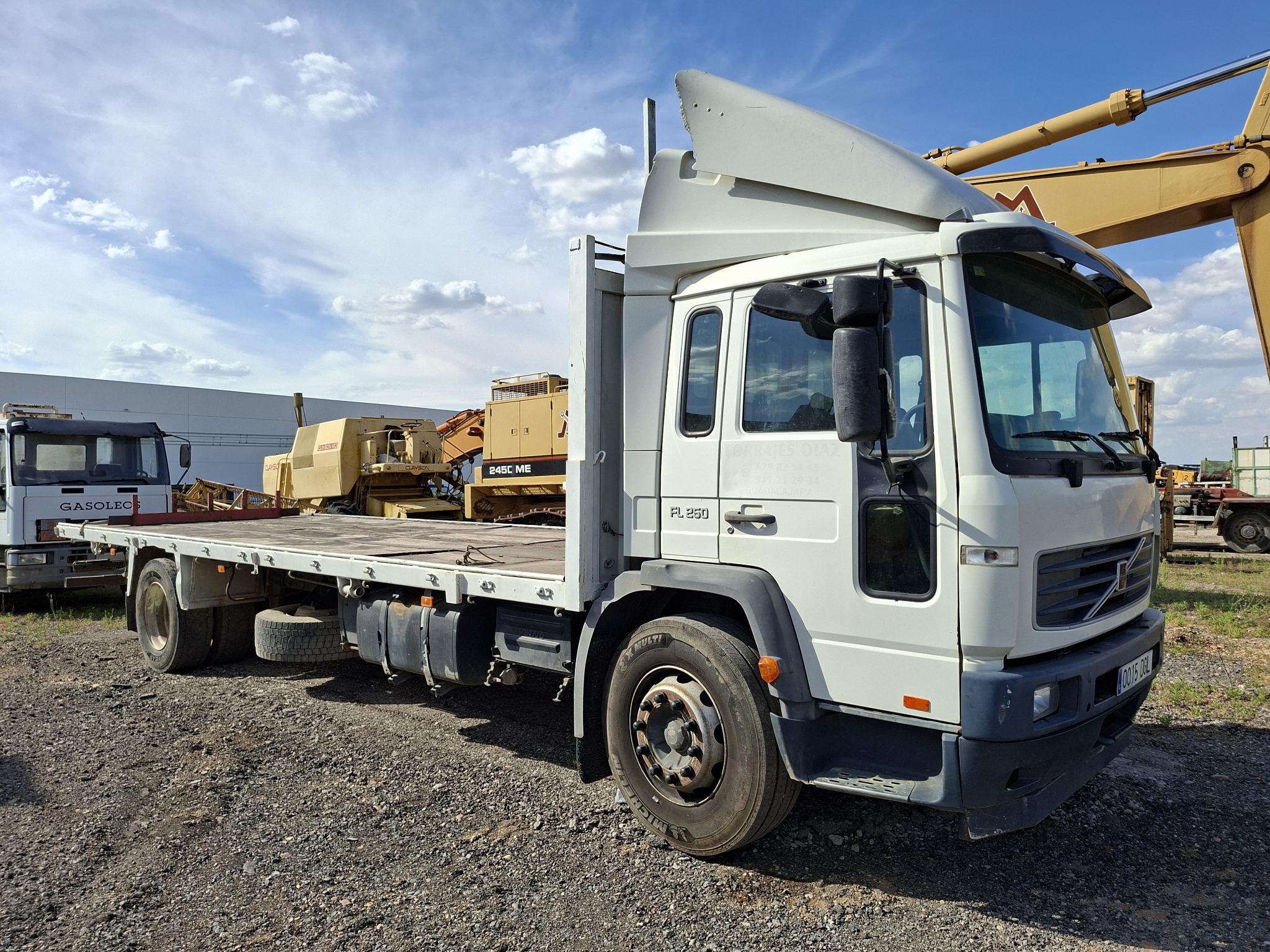 Camion forrajero VOLVO FL250