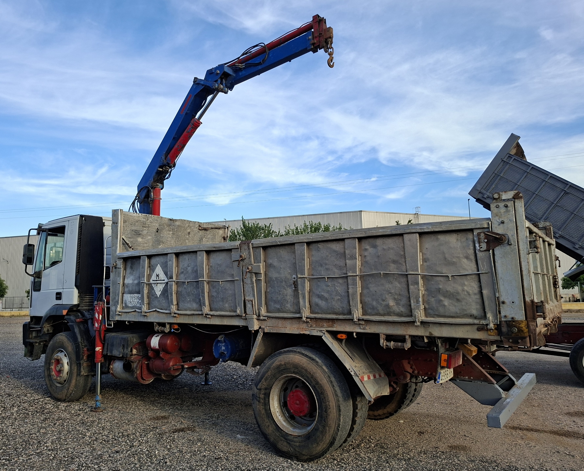 Camion grua basculante IVECO Eurotrakker