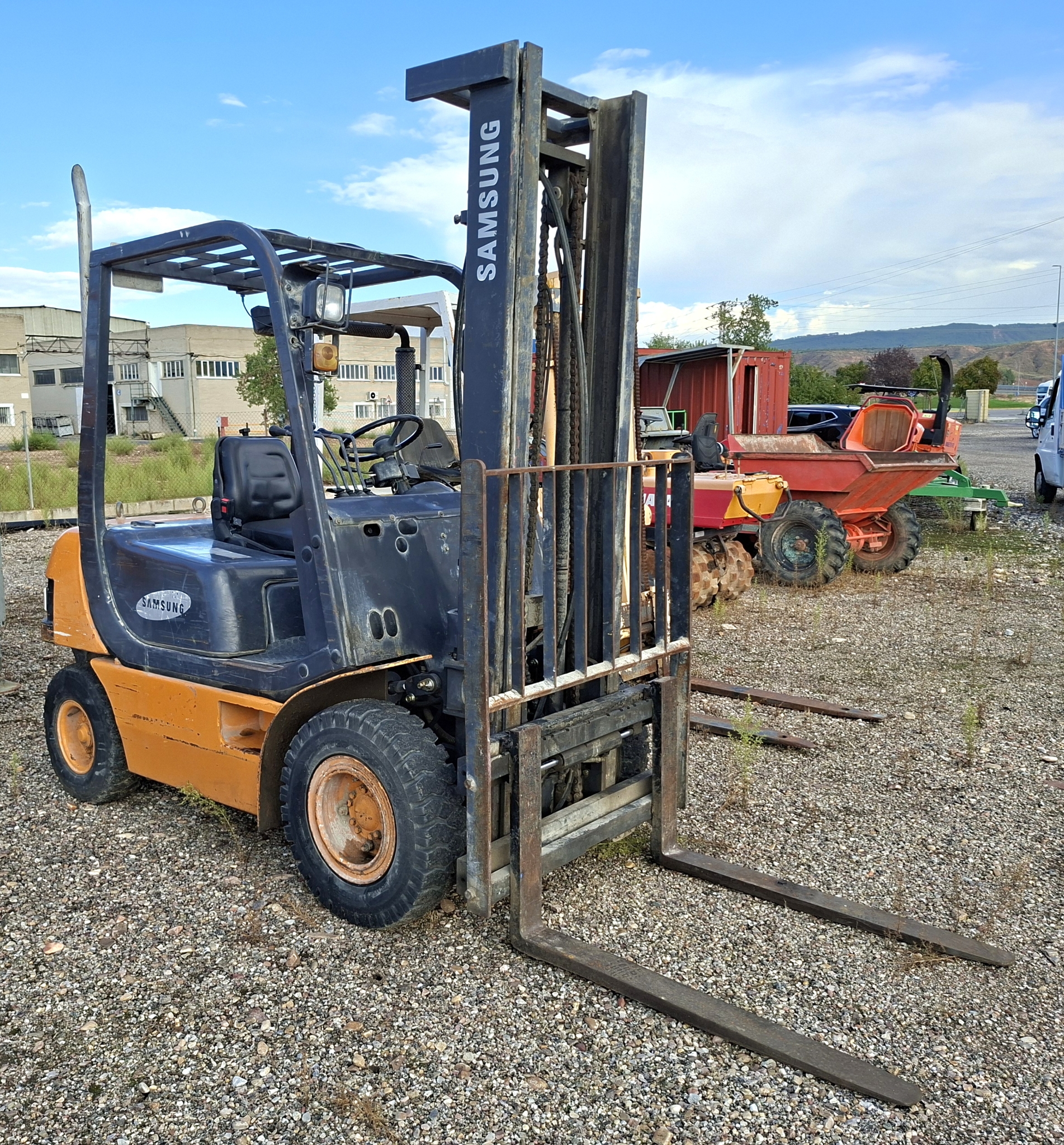 Carretilla elevadora SAMSUNG SF20D matriculada