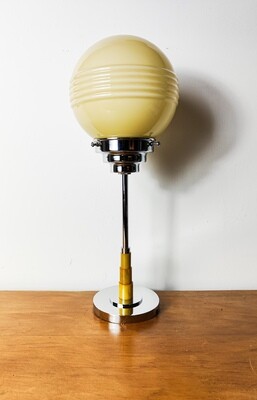 1930s American Art Deco Phenolic and Chrome Table Lamp