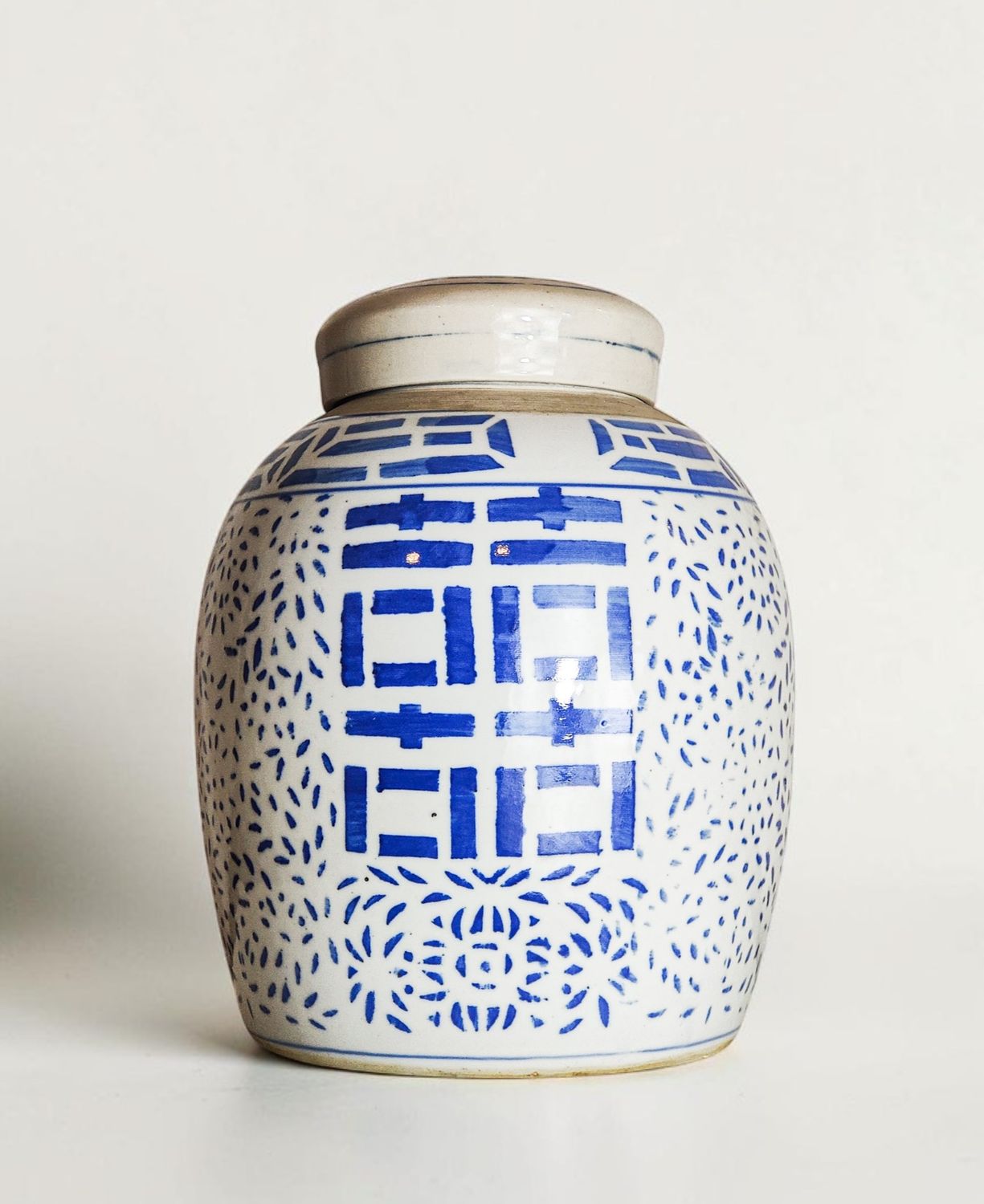 Vintage Mid-Century Blue & White Chinese Porcelain 'Double Happiness' Ginger Jar with Lid