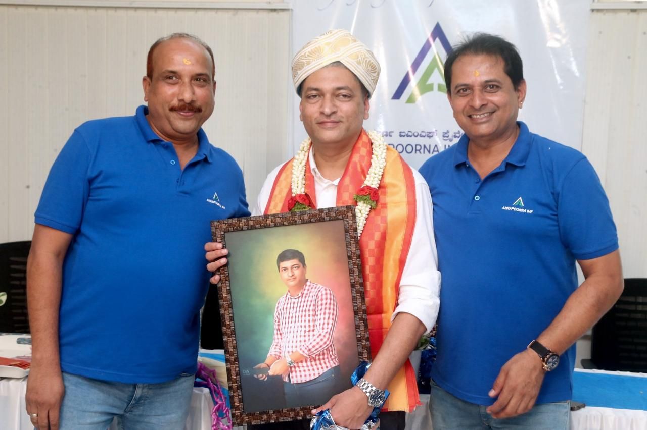 Handmade Digital Oil Painting (12 x 18 Inch ) No Ai work