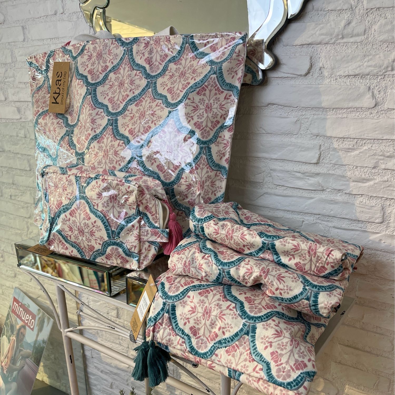 Set toalla, neceser y bolsa