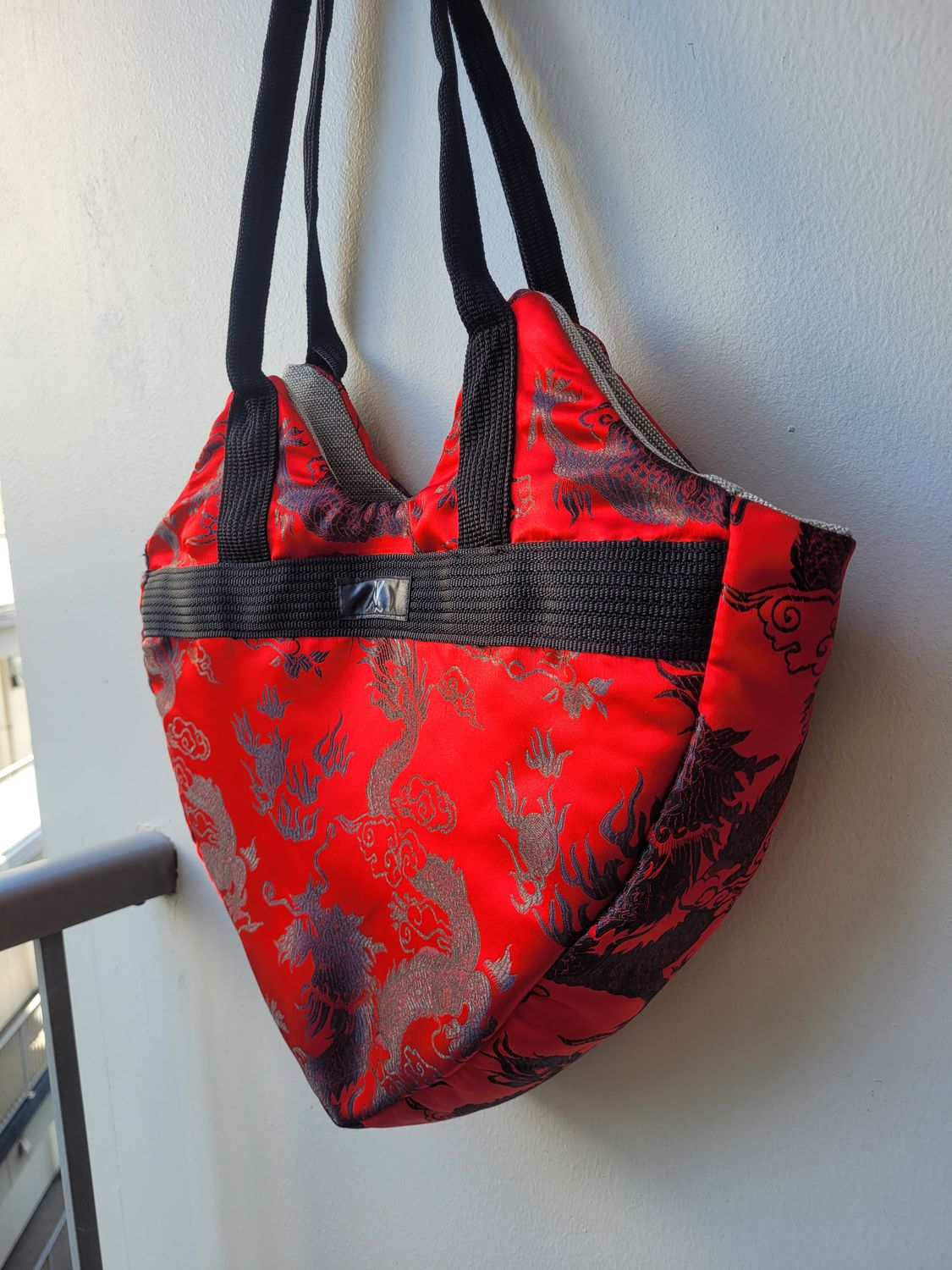 DRAGON LOVE LOCK TOTE