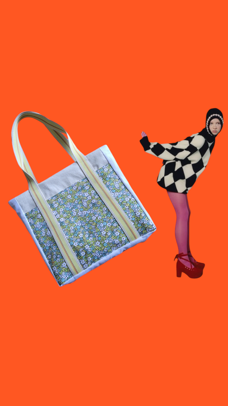 DAISY POCKET BOOK TOTE