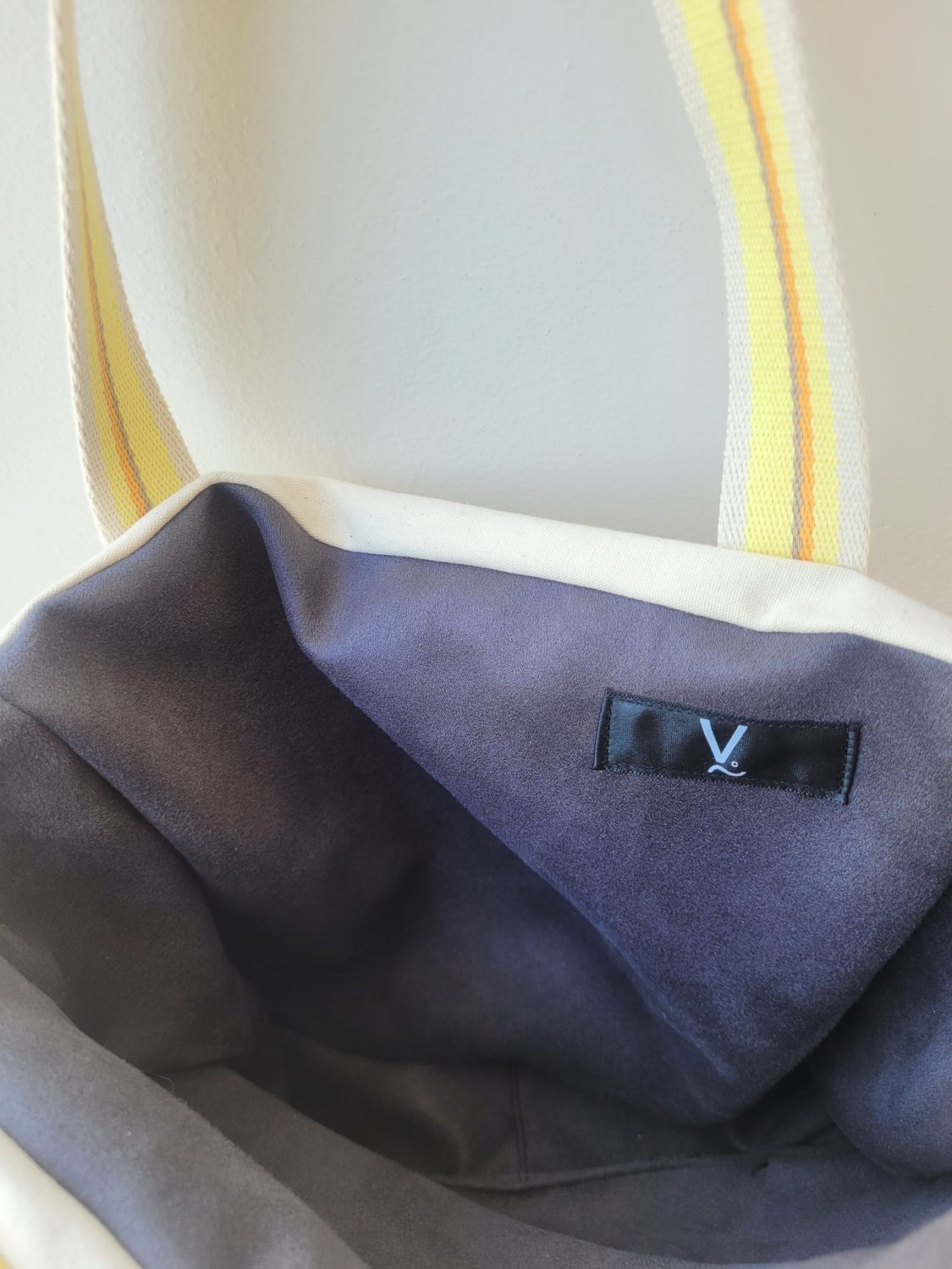 DAISY POCKET BOOK TOTE