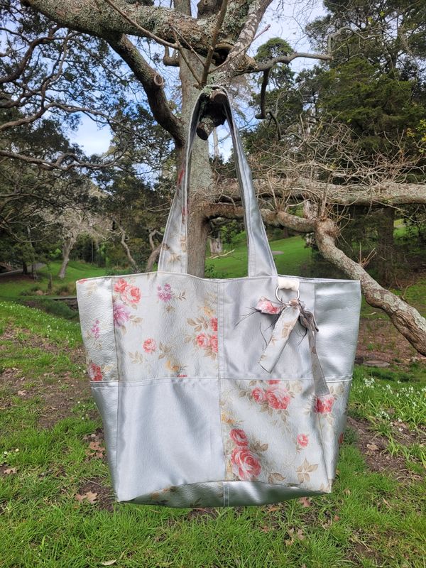 SILVER FLORAL PATCHY