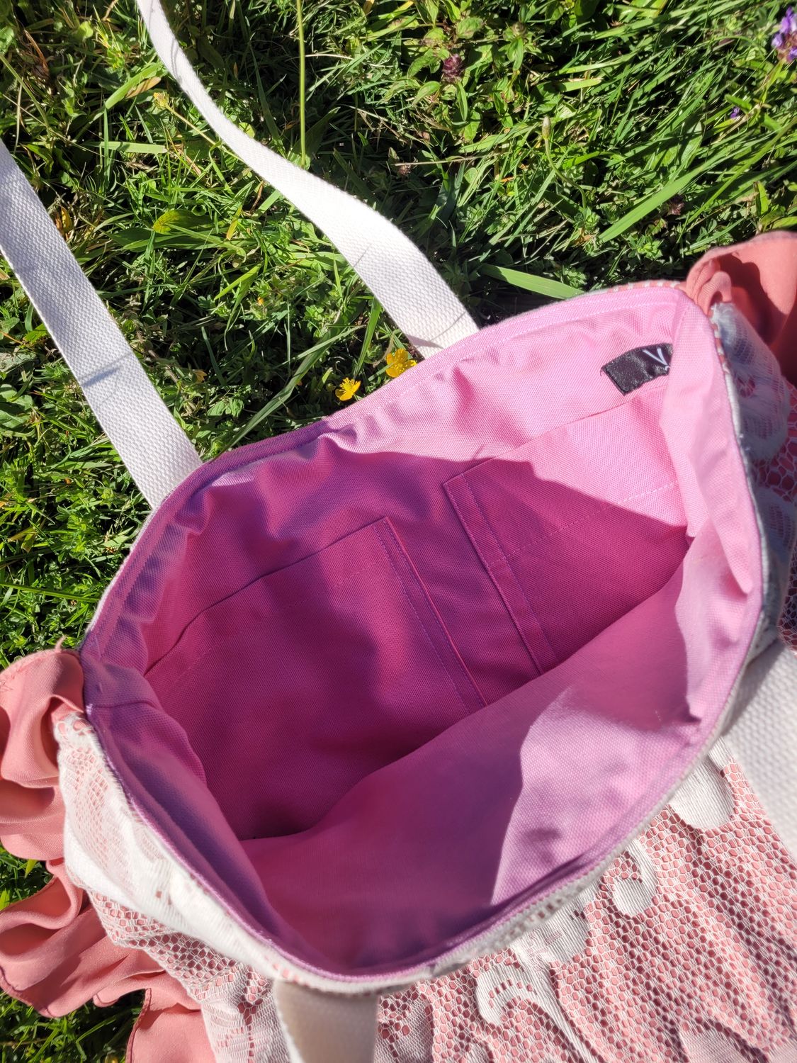 VINTAGE QUILTED OVERSIZED RUFFLE TOTE