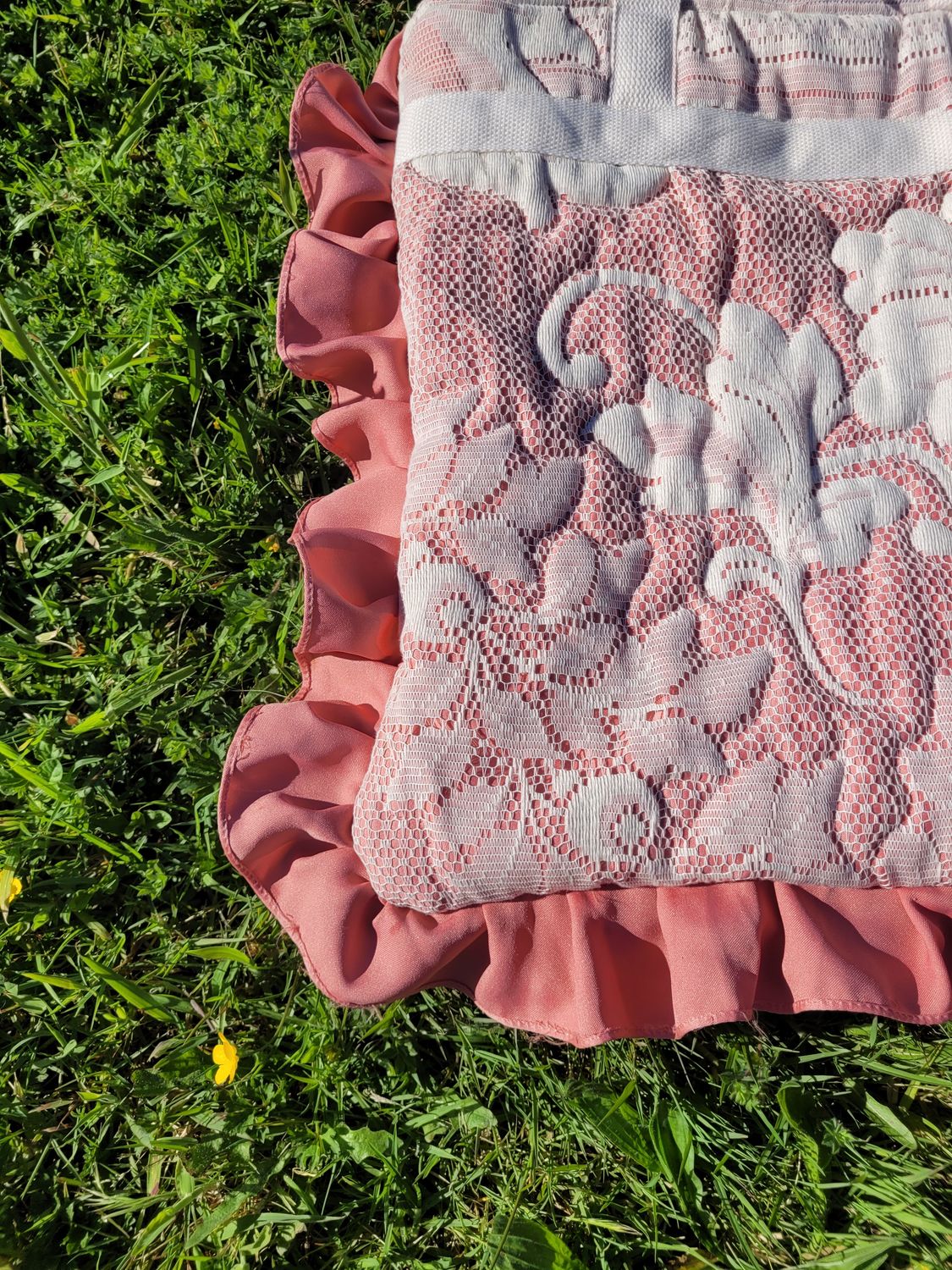 VINTAGE QUILTED OVERSIZED RUFFLE TOTE