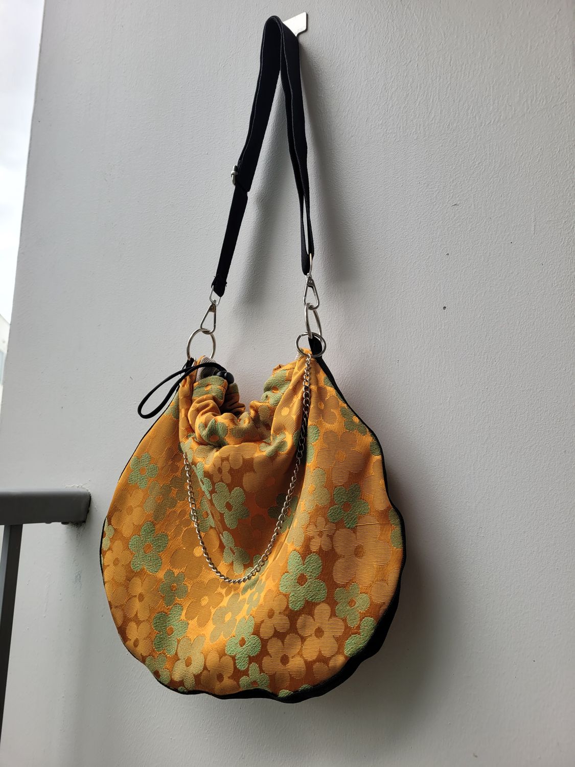 VINTAGE GOLD DAISY CROSSBODY