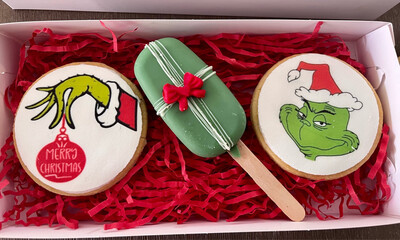 Grinch Cakecicle Cookie Pack