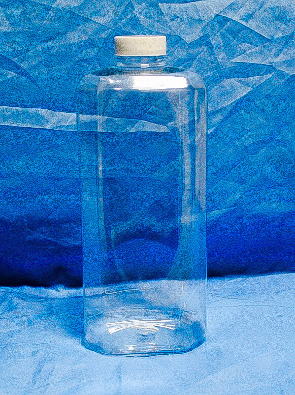 Octagonal 1 Liter PET Bottle with 35 mm Screw Cap and Liners Octagonal 1 Liter PET Bottle with 35 mm Screw Cap and Liners