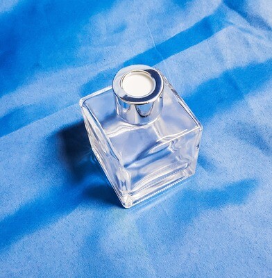 Square Clear 150 mL Reed Diffuser Glass Bottle with Shiny Silver Cap and Plug