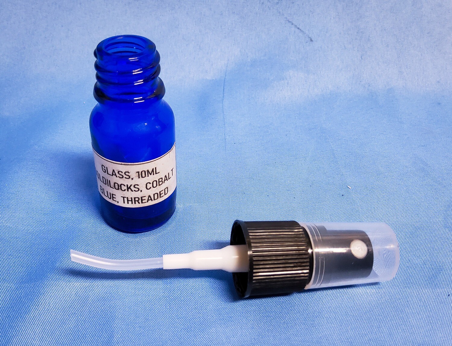 Cobalt Blue Glass Sprayer Essential Oil Bottle Cobalt Blue Glass Sprayer Essential Oil Bottle, Sizes: 10 mL