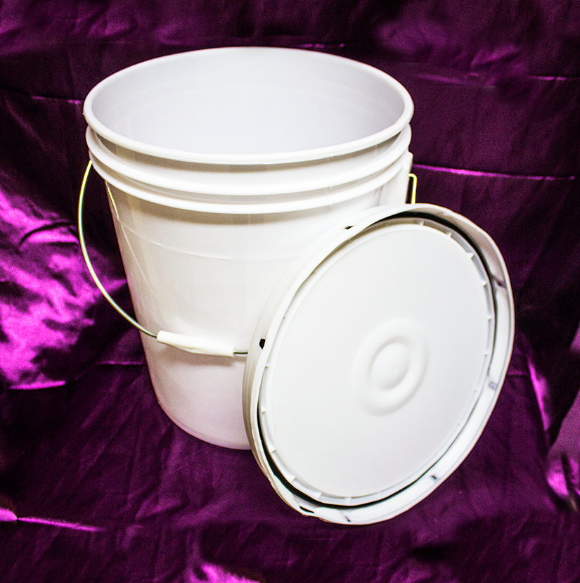 A0110 Pail 20 Liter with O-ring gasket Lid and Tear Tab