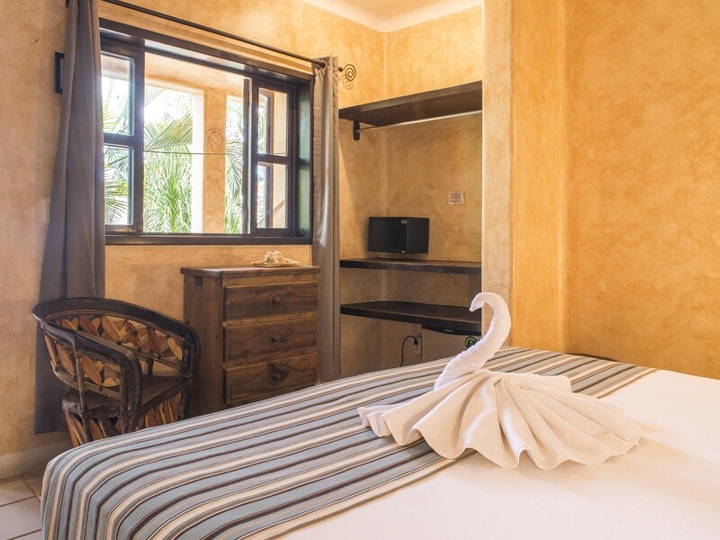 SUPERIOR ROOM 1  KING  SIZE BED