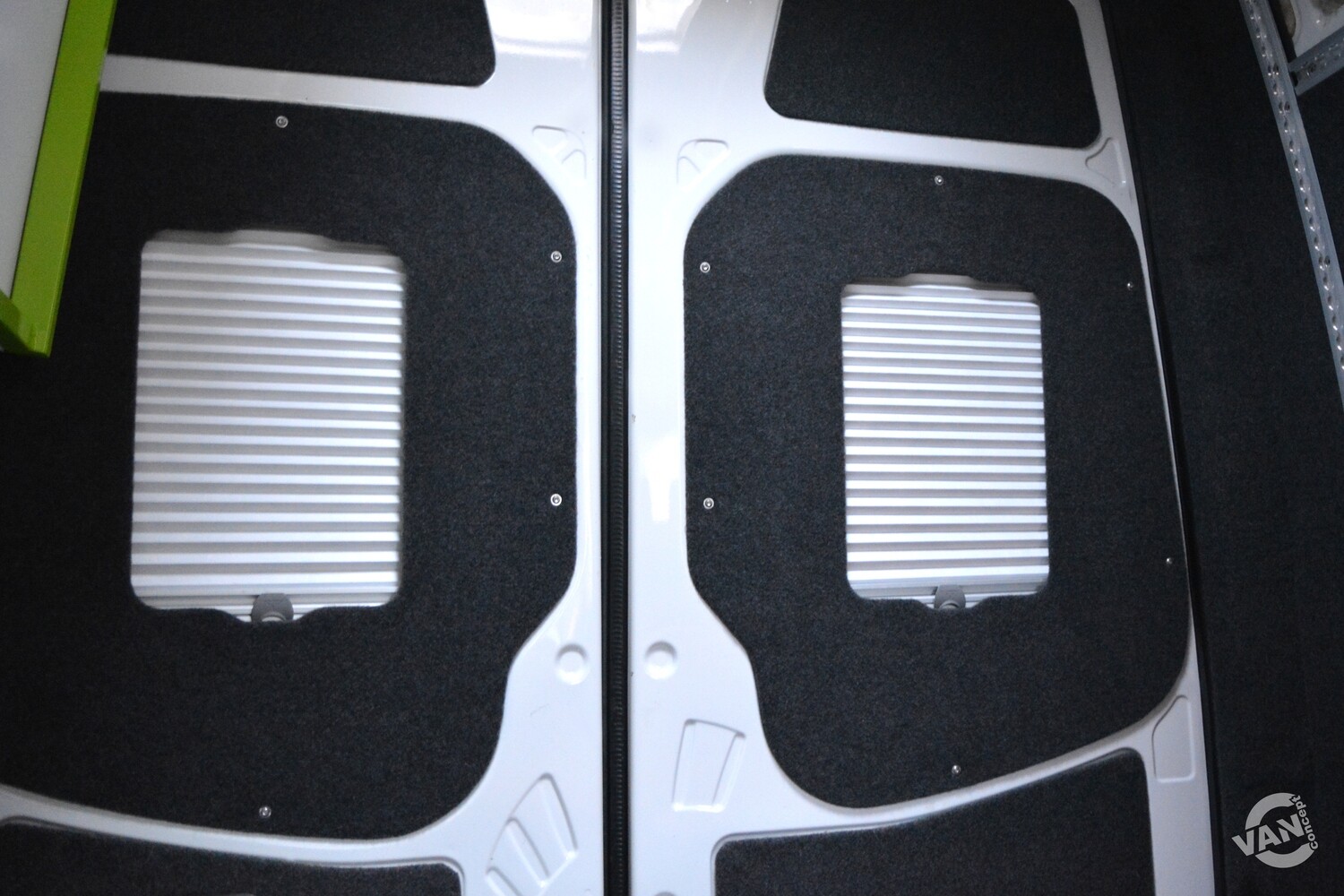 Rear Door Window Integrated Blind - VW Crafter (2006-2017) / Mercedes Sprinter (2006-2018)