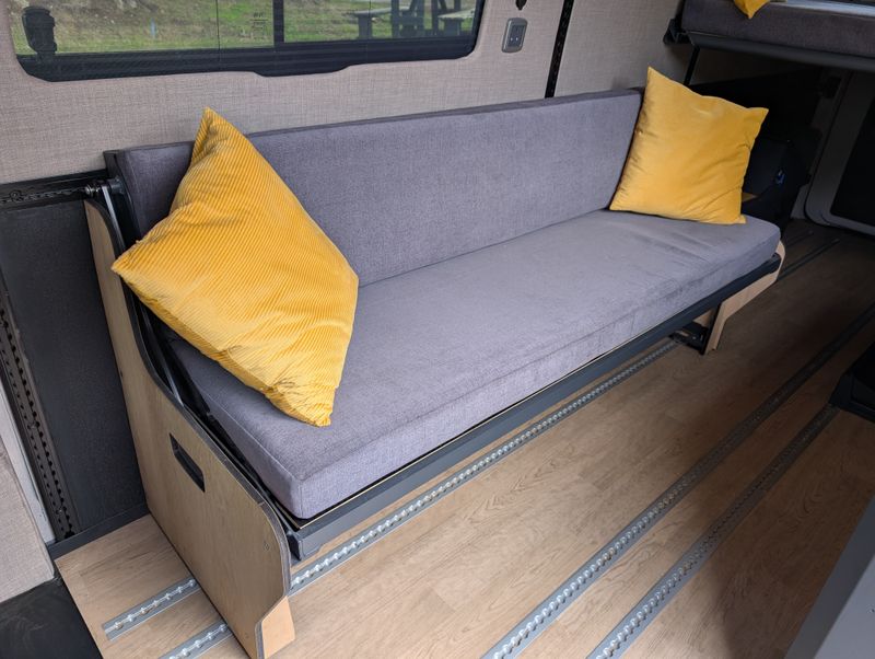 CRUX Sofa / Rollover Bed