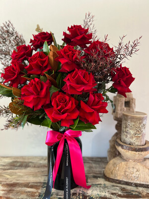 Dozen Red Roses (including Vase)