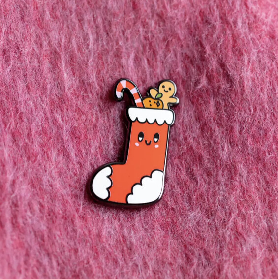 FI Holiday Pin
