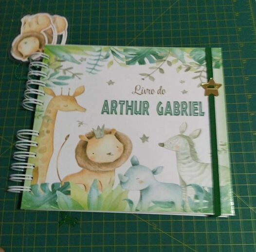 Livro do bebe tema safári