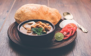 Chole Bhatura (1 pcs)