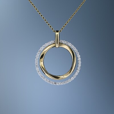 14KT TWO-TONE CIRCLE DIAMOND PENDANT FEATURING 44 ROUND BRILLIANT CUT DIAMONDS TOTALING 0.98 CTS.