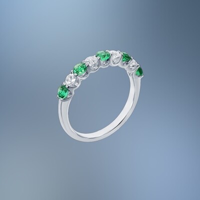 14KT WHITE GOLD DIAMOND & EMERALD RING FEATURING 5 ROUND EMERALDS TOTALING .33 CTS & 4 ROUND BRILLIANT DIAMONDS TOTALING .31 CTS