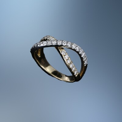 14KT WHITE & YELLOW GOLD CRISS CROSS DIAMOND FASHION RING FEATURING 29 ROUND BRILLIANT DIAMONDS TOTALING 0.62 CTS