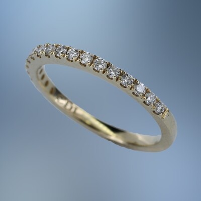 14 KT YELLOW GOLD DIAMOND ANNIVERSARY BAND WITH 18 ROUND BRILLIANT CUT DIAMONDS TOTALING .33 CTS