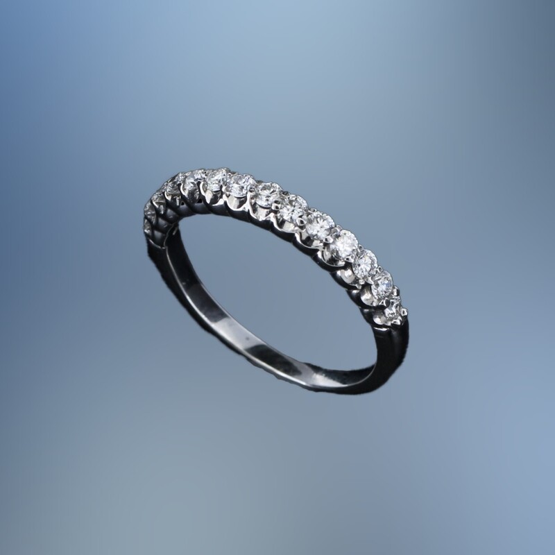 14KT WHITE GOLD DIAMOND WEDDING BAND