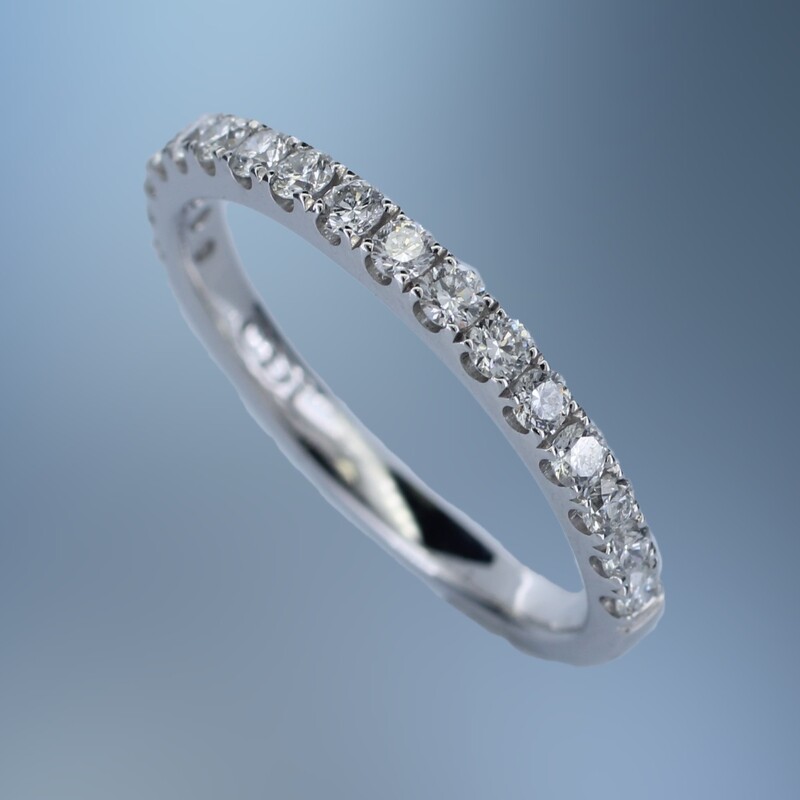14KT WHITE GOLD DIAMOND WEDDING  BAND
