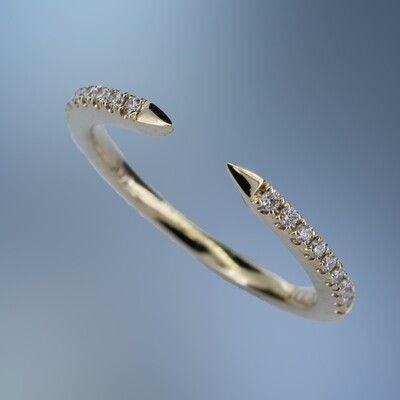 14KT YELLOW GOLD DIAMOND WEDDING BAND FEATURING 18 ROUND BRILLIANT CUT DIAMONDS TOTALING .14 CTS