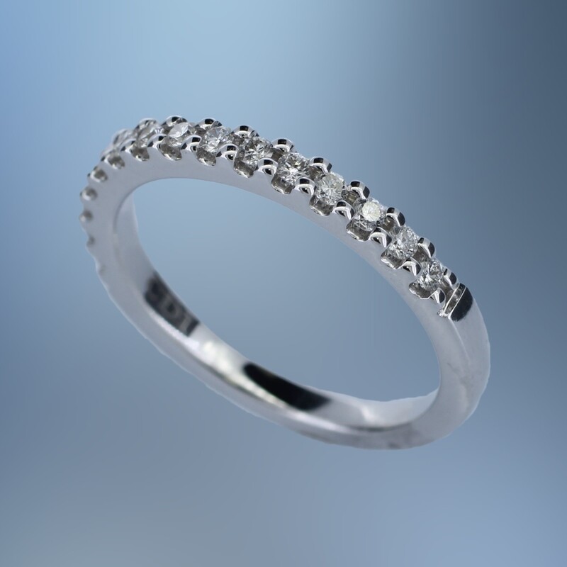 14 KT WHITE GOLD DIAMOND WEDDING BAND
