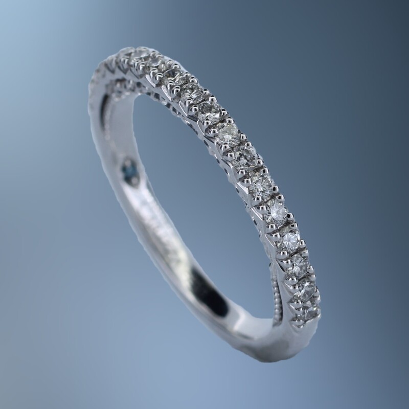 14KT WHITE GOLD  DIAMOND WEDDING BAND
