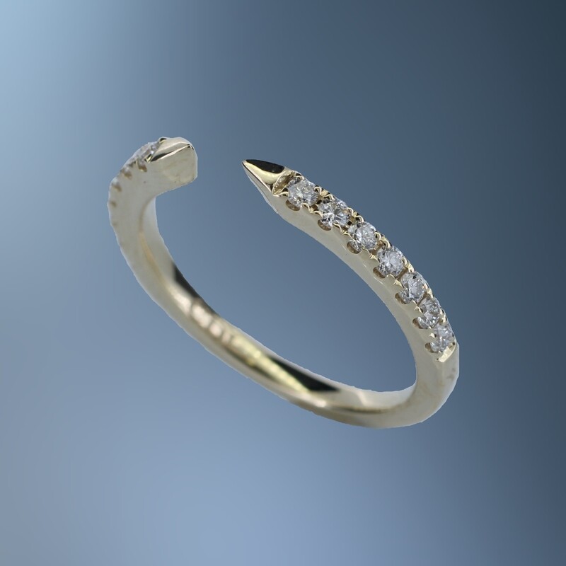 14KT YELLOW GOLD DIAMOND WEDDING BAND CONTAINING 18 ROUND BRILLIANT DIAMONDS TOTALING .26 CTS
