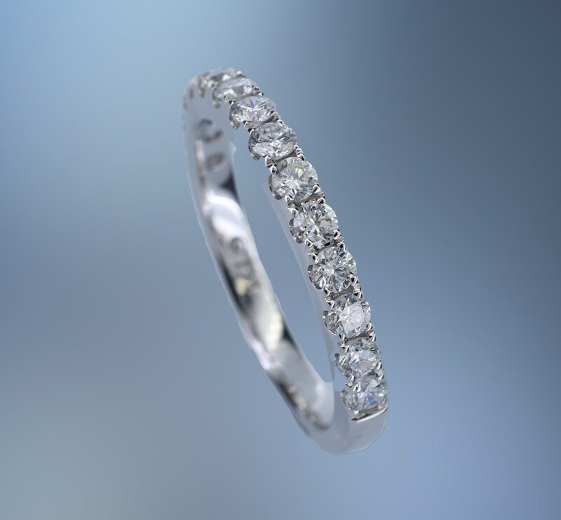 14KT WHITE GOLD DIAMOND WEDDING BAND