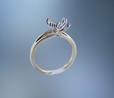 ONE 14KT YELLOW GOLD SOLITAIRE ENGAGEMENT RING